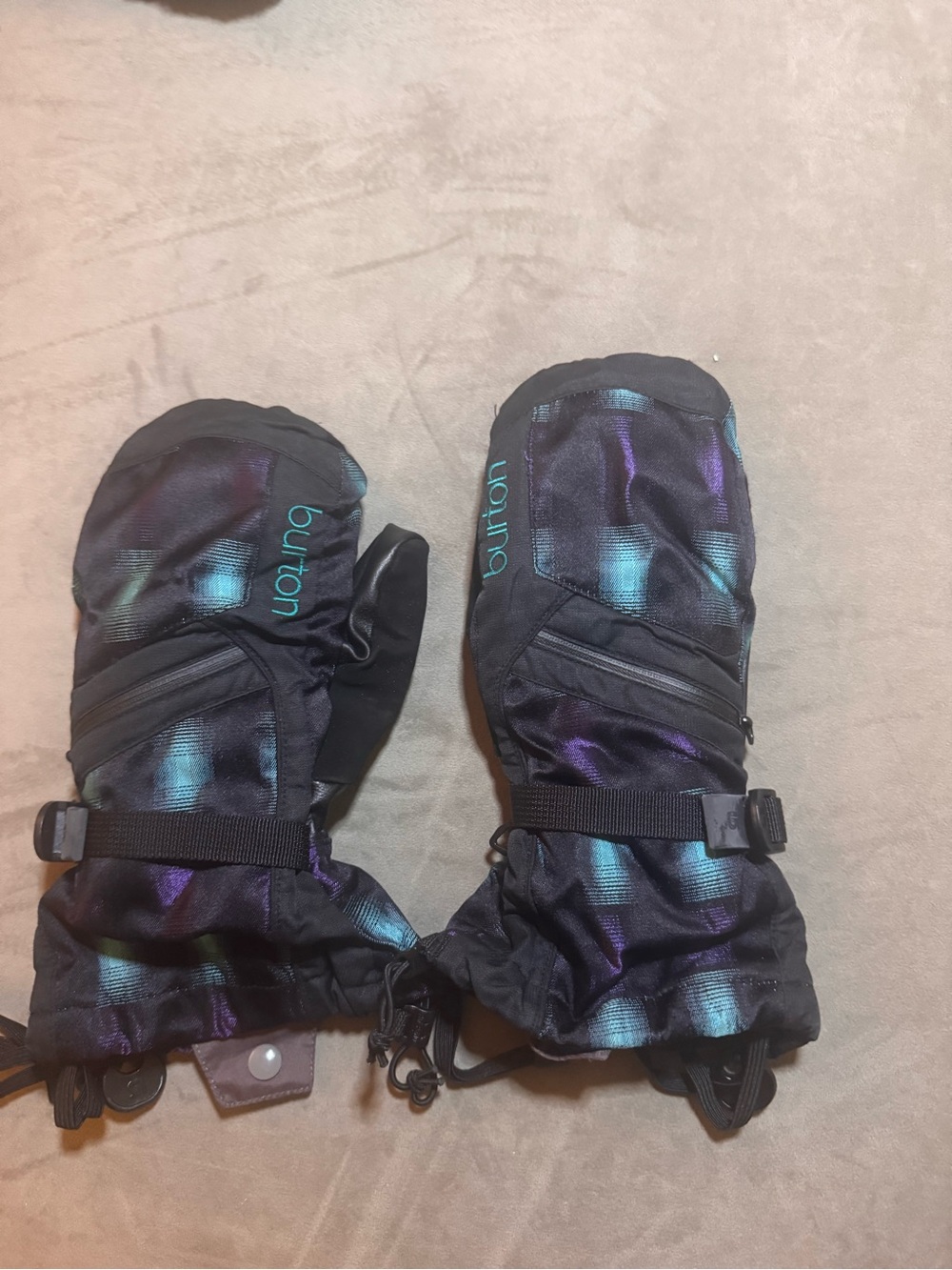 Burton snowboarding mittens